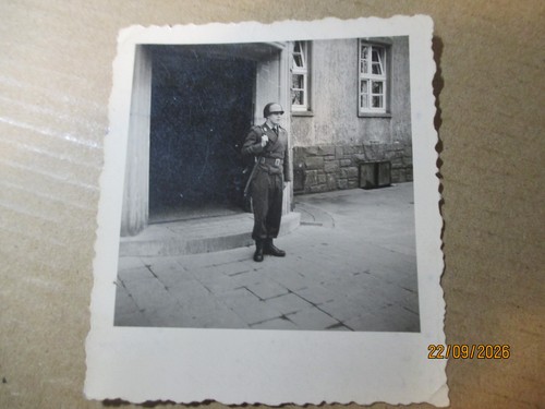 Militaria soldat auf wache - auf,