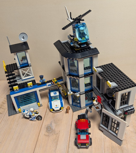 Lego city polizeiwache 60141 - lego®,